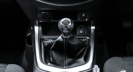 Nissan SE Gear Lever