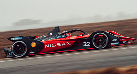 Nissan Formula e car side view